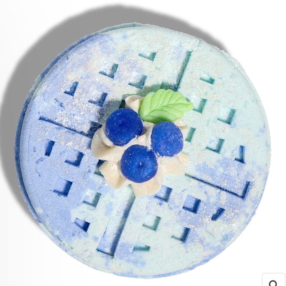 New NECTAR BATH TREATS Blueberry Jumbo Waffle Bath Bomb
